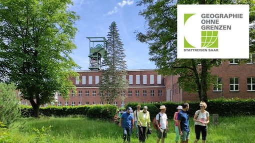 Foto zeigt Wanderer in Landsweiler-Reden