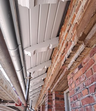 Dachüberstand gestrichen