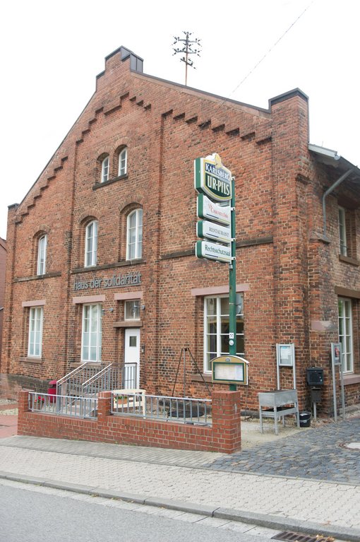 Foto zeigt Rechtsschutzsaal Bildstock frontal